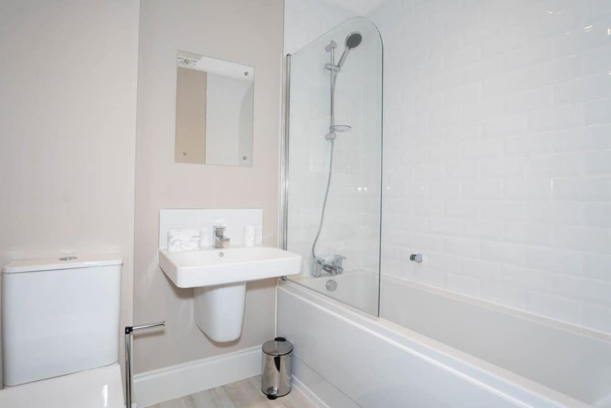 Fantastic 3Br House In Birmingham With Garden Villa Exterior photo